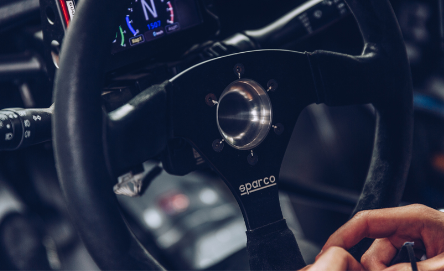 Why Opt for the Sparco Vol Ring 3 R.Piatto 36mm Steering Wheel?